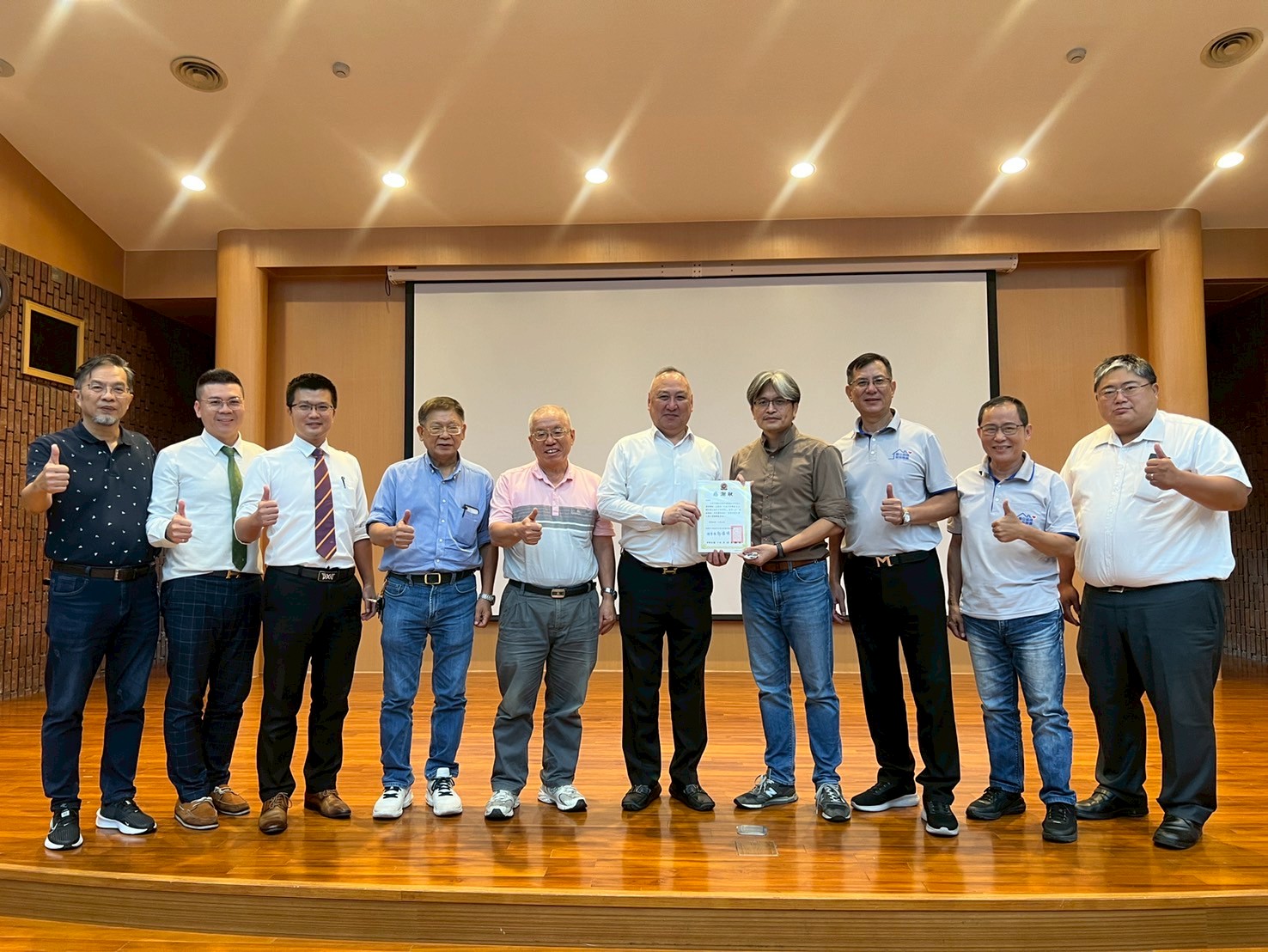 1378396_840b5bc85d1570c0c19109eaba7e8e38