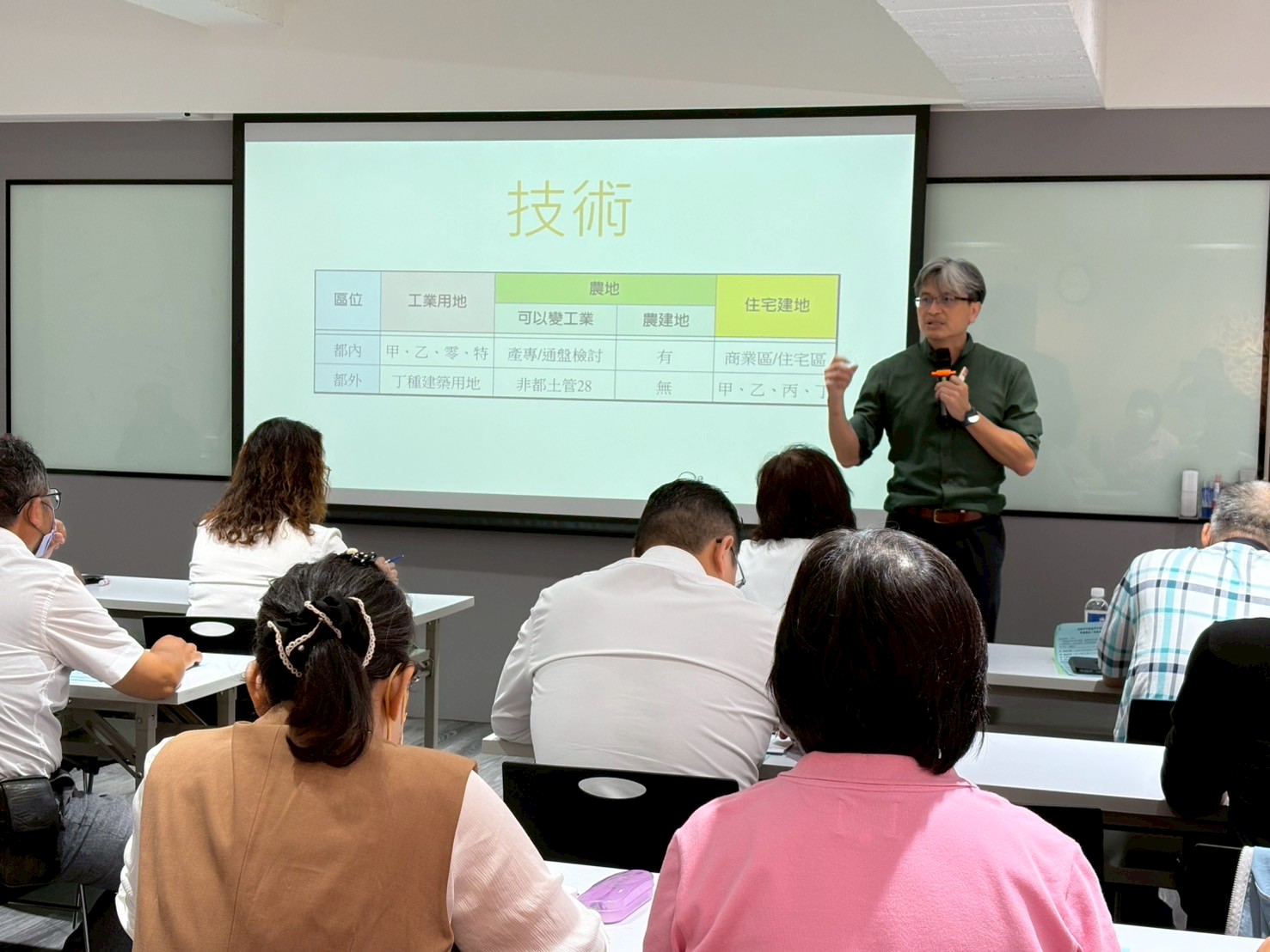 1378398_0488f9f8b7f9401ee5adf3cb923d2fc1