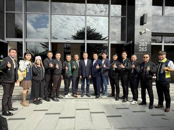 1379880_730db71a0fd1cff71404ecd160e2f155