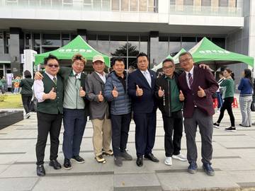 1379885_15745d0df22416fe125bf96978eaef06