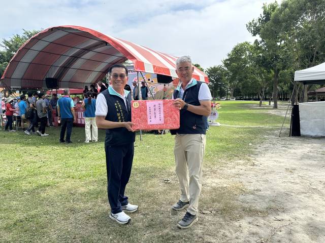 1380962_1e9d2d33f2b8ee7e89e47ccbb4efbb9a