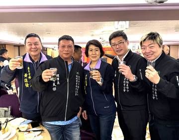 1380841_8521e5ffe9cf6d3ad4bbd532f4d5414e