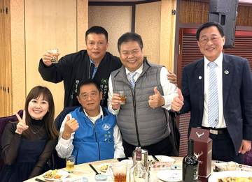 1380845_1fadac958e08457439912d2df3718bb2