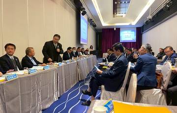 1380868_90f85fbf5ede20902758f03c2435ee93