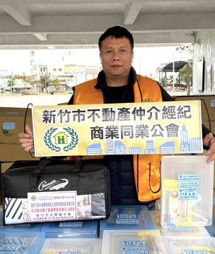 1380889_8b21e1a8846419f5f40d651bf4962665