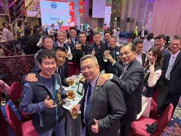 1381033_35a24349c9a7fffddd10cd358caaf38b