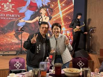 1381100_7ce02598ed3246053b64ebd77ceb3a7d