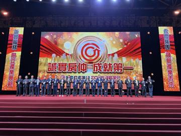 1381211_51743cab7304fd6cf710bce22576fb66