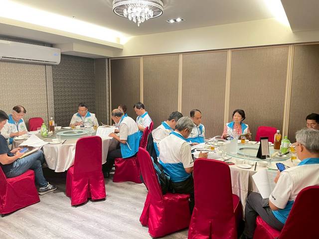 1381261_8a19ed2488ecbba63df2b7e39e4df56a