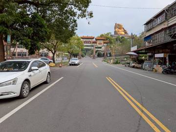 湖山岩店住