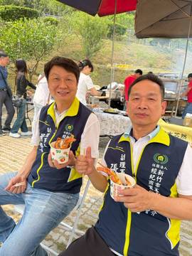 1382175_87abb94d0ec144edd4c8069f20a3cff3