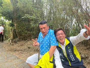 1382177_4972a014e2a1e5f0437bba505f1e10da