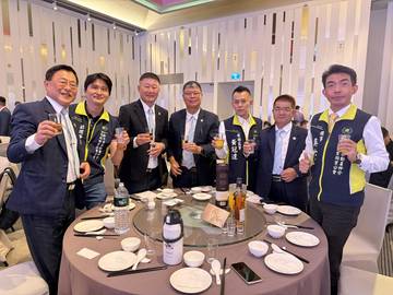 1382222_7c89be0ea3eb23f330508095b56dda47