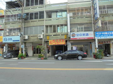 {租店鋪}員林市中山路二段3樓透天僑信國小對面
