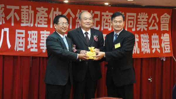 698772_33977f153a6f1c53c62449b7e9f764d0