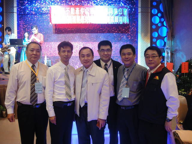 898546_e15f17e8ce610e6b65af59778a8ecfb7