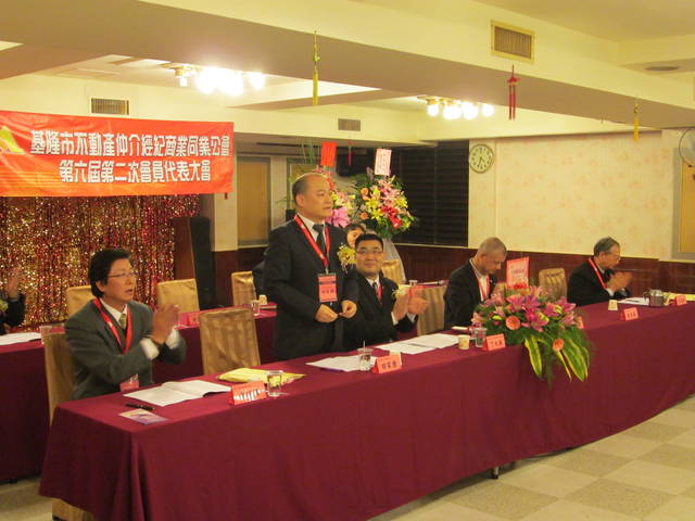 903908_878e9d9e6ec19292e3a89422ce3fd187