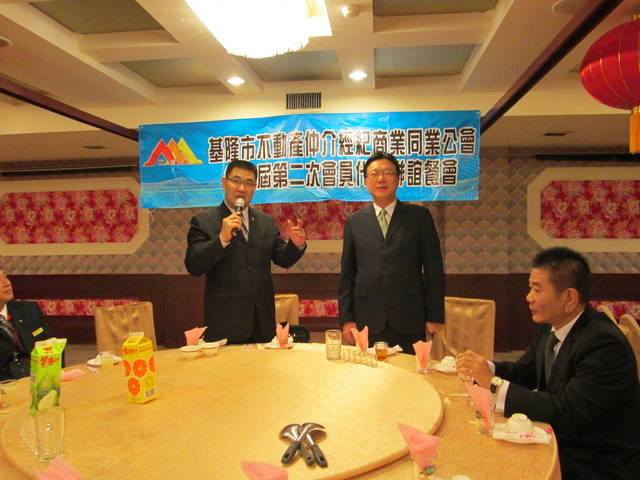 903926_166c0ec0e0ff663d227c2c291a04ca94