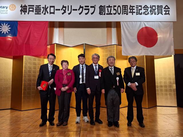 1377318_4d7f3d707aec6b14e27247ebb2311767