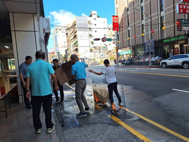 1378426_36459f89fc910571e55306e149c2def8