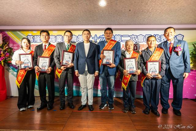 1379263_d9d624d8188761355f572518c7b7a0e7