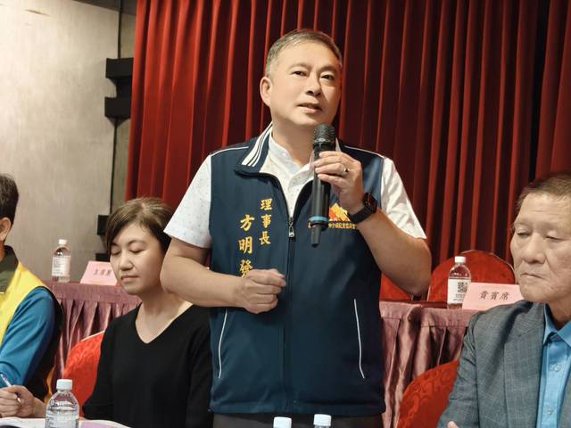 1379275_102ef709ce242ff687ce248e24e8d7c8