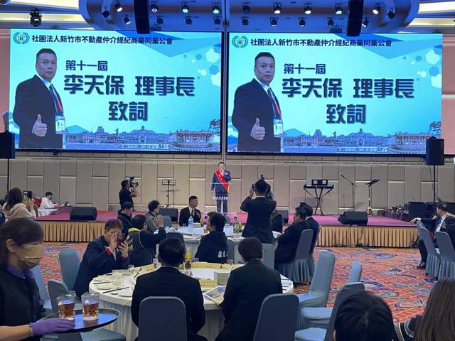 1379518_e00d2555a39b9a1c254e2a247c1cfc2a