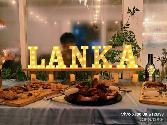 1379607_6a30947686ee49d40e14491b905f2589