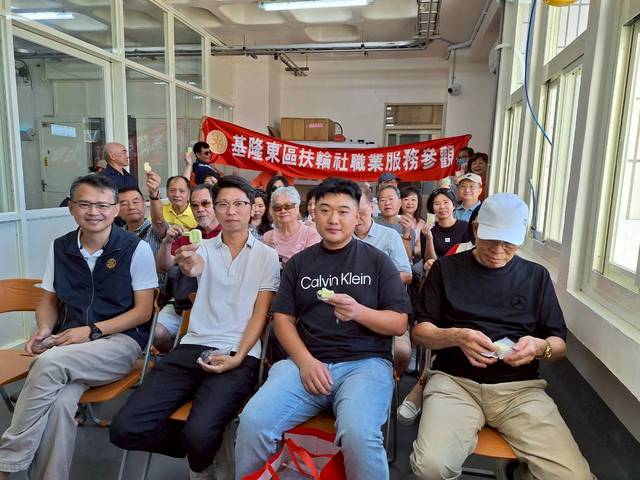 1379693_abdf80434fe37883d5587f2f81616df0