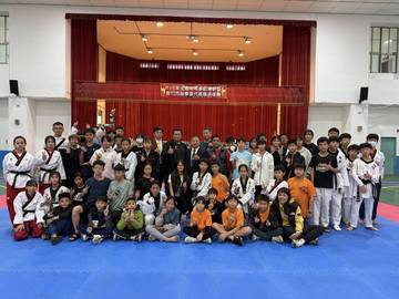 1380023_6bb16205b06405757ae4f2ec27b82863