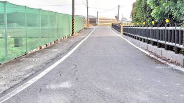 西螺合法建物+1024坪農地三面路)