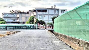 西螺合法建物+1024坪農地三面路)