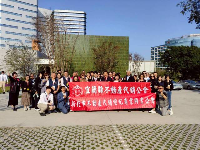 1380576_d64b69ef4ecc96ade89751b40d4a87e4