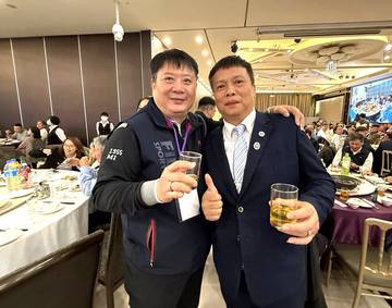 1381447_5f5cbfcf4e1b4eb3b4b6adfc63f15130