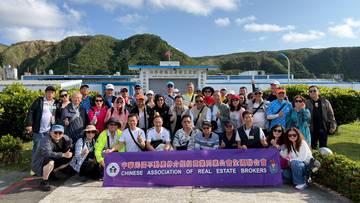 1381677_8b6382bf8d3557e0567e7dcfda49692b